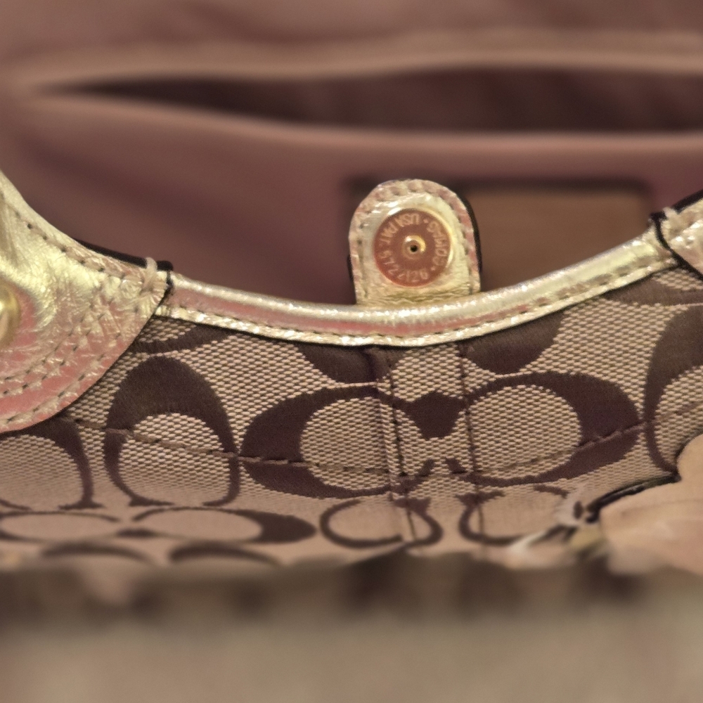 Coach Signature Brown Handbag with leather embroidered flowers - Picture 11 of 11